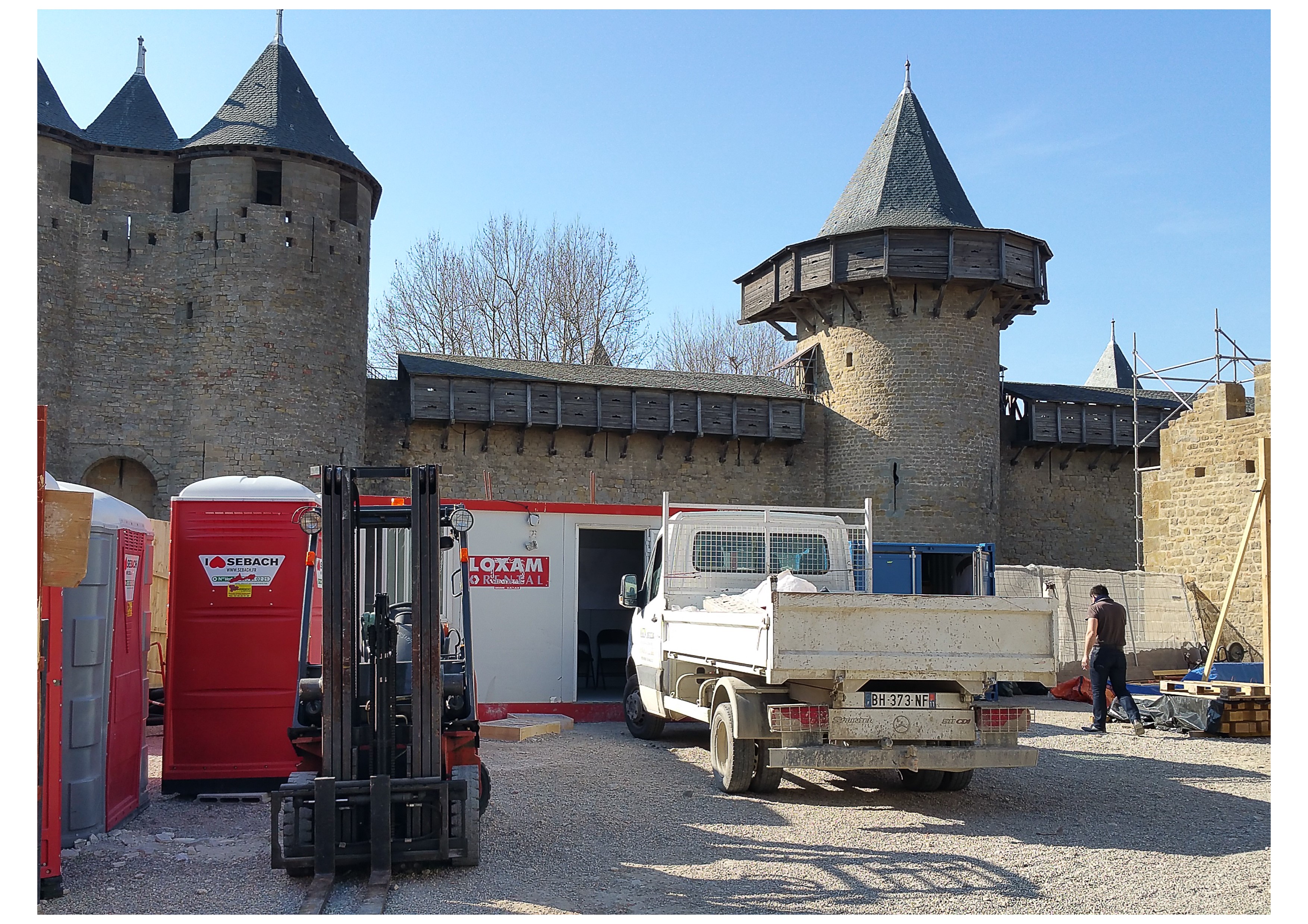 CARCASSONNE BARBACANE VUE CHANTIER 1